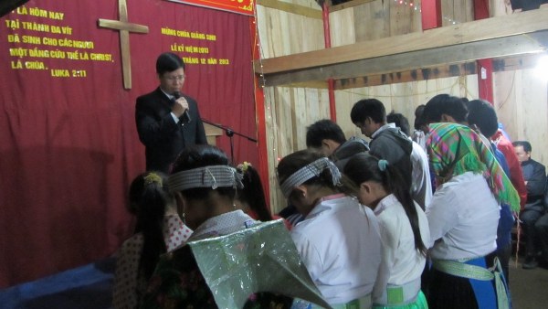 kh&ocirc;ng khí đón giáng sinh của các tín hữu H&rsquo;m&ocirc;ng tại tỉnh Bắc Kạn