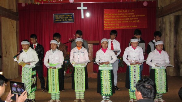 kh&ocirc;ng khí đón giáng sinh của các tín hữu H&rsquo;m&ocirc;ng tại tỉnh Bắc Kạn