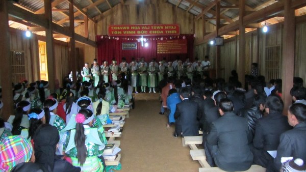 kh&ocirc;ng khí đón giáng sinh của các tín hữu H&rsquo;m&ocirc;ng tại tỉnh Bắc Kạn