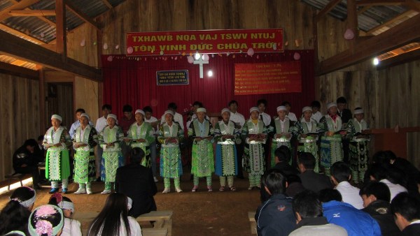 kh&ocirc;ng khí đón giáng sinh của các tín hữu H&rsquo;m&ocirc;ng tại tỉnh Bắc Kạn