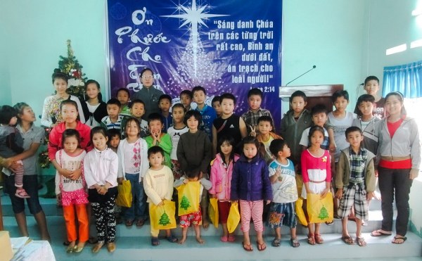 TRUYỀN GIẢNG GI&Aacute;NG SINH TẠI HỘI TH&Aacute;NH TUY H&Ograve;A, PH&Uacute; Y&Ecirc;N.