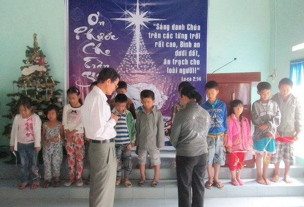 TRUYỀN GIẢNG GI&Aacute;NG SINH TẠI HỘI TH&Aacute;NH TUY H&Ograve;A, PH&Uacute; Y&Ecirc;N.