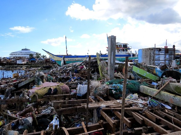 V&agrave;i Ghi Nhận Sau Chuyến Thăm Người D&acirc;n Ở Tacloban &ndash; Philippines Sau B&atilde;o Hải Yến 8/11/2013