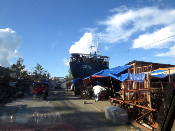 V&agrave;i Ghi Nhận Sau Chuyến Thăm Người D&acirc;n Ở Tacloban &ndash; Philippines Sau B&atilde;o Hải Yến 8/11/2013