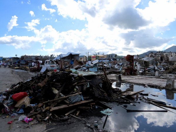 V&agrave;i Ghi Nhận Sau Chuyến Thăm Người D&acirc;n Ở Tacloban &ndash; Philippines Sau B&atilde;o Hải Yến 8/11/2013