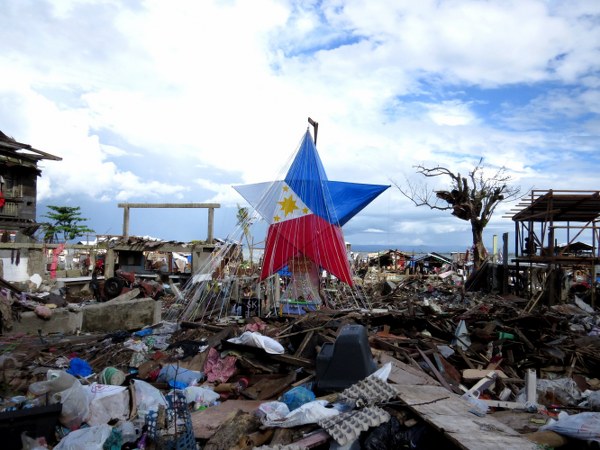 V&agrave;i Ghi Nhận Sau Chuyến Thăm Người D&acirc;n Ở Tacloban &ndash; Philippines Sau B&atilde;o Hải Yến 8/11/2013