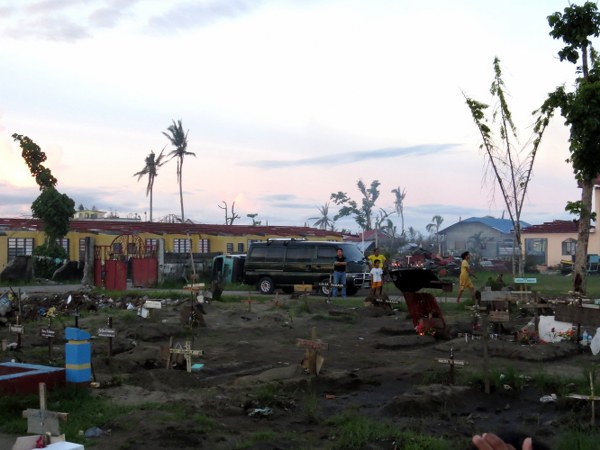 V&agrave;i Ghi Nhận Sau Chuyến Thăm Người D&acirc;n Ở Tacloban &ndash; Philippines Sau B&atilde;o Hải Yến 8/11/2013