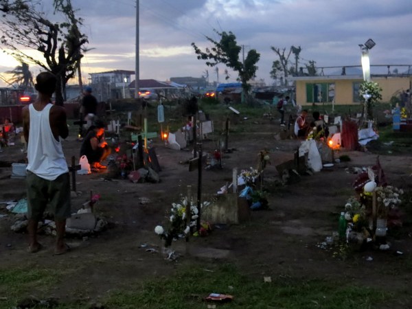 V&agrave;i Ghi Nhận Sau Chuyến Thăm Người D&acirc;n Ở Tacloban &ndash; Philippines Sau B&atilde;o Hải Yến 8/11/2013