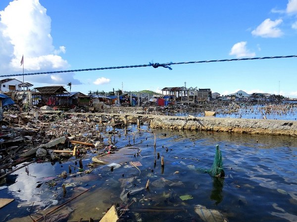 V&agrave;i Ghi Nhận Sau Chuyến Thăm Người D&acirc;n Ở Tacloban &ndash; Philippines Sau B&atilde;o Hải Yến 8/11/2013