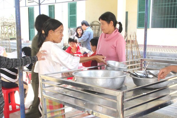BỮA ĂN CUỐI NĂM (AL) CHO NGƯỜI T&Acirc;M THẦN TẠI QUẢNG NAM.