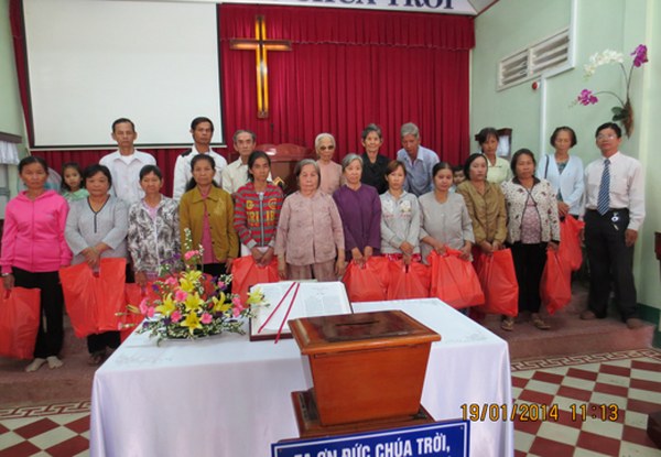 HỘI TH&Aacute;NH CHỢ L&Aacute;CH PH&Aacute;T ĐỘNG CHƯƠNG TR&Igrave;NH QU&Agrave; Y&Ecirc;U THƯƠNG