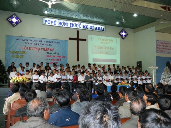 CHƯƠNG TR&Igrave;NH BỒI DƯỠNG CHẤP SỰ NĂM 2014 TẠI GIA LAI