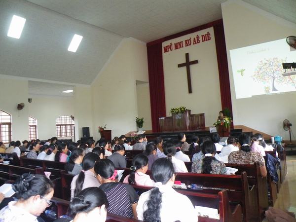 BỒI LINH &ndash; HUẤN LUYỆN CHO C&Aacute;C PHU NH&Acirc;N MỤC SƯ, TRUYỀN ĐẠO TỈNH ĐĂK LĂK
