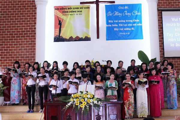 Ban hát khu vực Biên Hòa tôn vinh Chúa