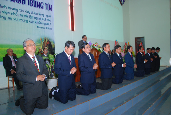 LỄ TẤN PHONG MỤC SƯ TẠI NH&Agrave; THỜ PLEI BRENG, TỈNH GIA LAI