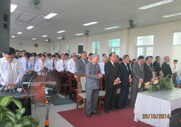 LỄ BẾ GIẢNG NĂM HỌC 2014 TẠI VIỆN TH&Aacute;NH KINH THẦN HỌC