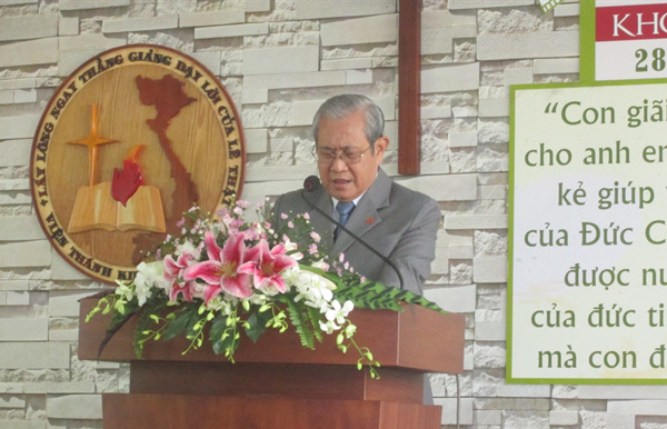 LỄ BẾ GIẢNG NĂM HỌC 2014 TẠI VIỆN TH&Aacute;NH KINH THẦN HỌC