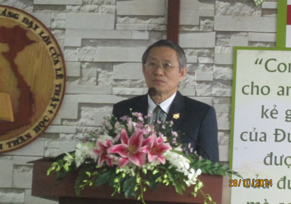 LỄ BẾ GIẢNG NĂM HỌC 2014 TẠI VIỆN TH&Aacute;NH KINH THẦN HỌC