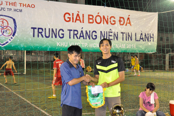 GIẢI B&Oacute;NG Đ&Aacute; TRUNG TR&Aacute;NG NI&Ecirc;N TIN L&Agrave;NH KHU VỰC TP. HCM