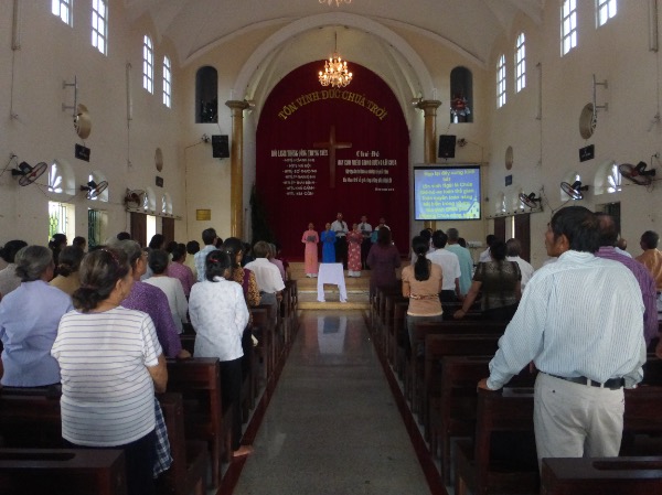Th&ocirc;ng C&ocirc;ng Trung Ni&ecirc;n Tại HTTL Ho&agrave;nh Nhị