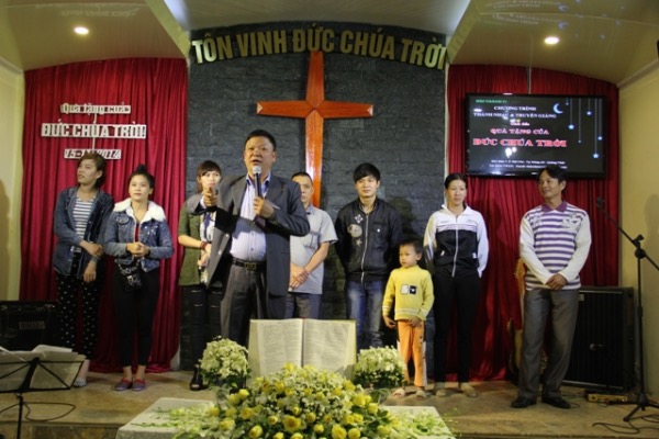 Lễ Cảm Tạ V&agrave; Cung Hiến Tại HTTL M&oacute;ng C&aacute;i