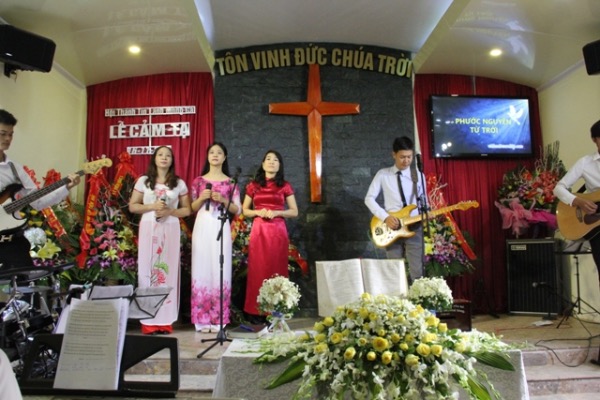 Lễ Cảm Tạ V&agrave; Cung Hiến Tại HTTL M&oacute;ng C&aacute;i