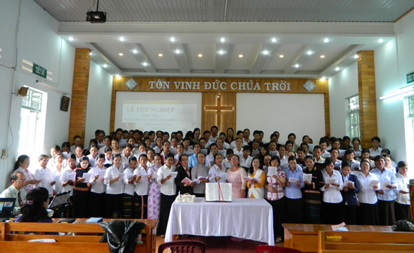 TỔNG KẾT KHÓA HỌC NGƯỜI NỮ TRONG NHÀ CHÚA TẠI GIA LAI