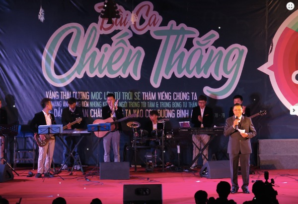 Hơn 25 thân hữu tiếp nhận Chúa qua đêm Truyền giảng “Bài Ca Chiến Thắng”
