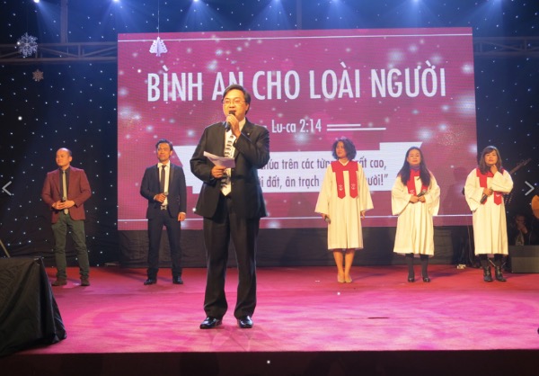 105 Th&acirc;n hữu tiếp nhận Ch&uacute;a trong đ&ecirc;m Gi&aacute;ng Sinh tại HTTL H&agrave; Nội
