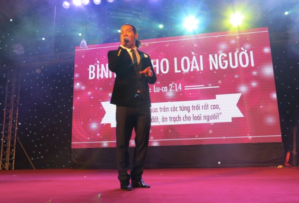 105 Th&acirc;n hữu tiếp nhận Ch&uacute;a trong đ&ecirc;m Gi&aacute;ng Sinh tại HTTL H&agrave; Nội
