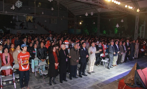105 Th&acirc;n hữu tiếp nhận Ch&uacute;a trong đ&ecirc;m Gi&aacute;ng Sinh tại HTTL H&agrave; Nội