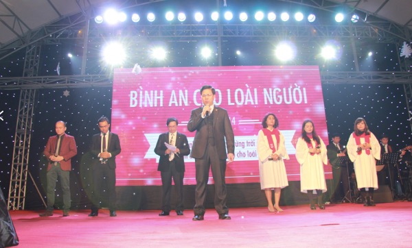 105 Th&acirc;n hữu tiếp nhận Ch&uacute;a trong đ&ecirc;m Gi&aacute;ng Sinh tại HTTL H&agrave; Nội