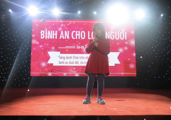 105 Th&acirc;n hữu tiếp nhận Ch&uacute;a trong đ&ecirc;m Gi&aacute;ng Sinh tại HTTL H&agrave; Nội