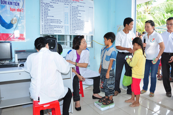HỘI THÁNH KẾ SÁCH THỰC HIỆN KHÁM BỆNH TỪ THIỆN TẠI XÃ KẾ AN