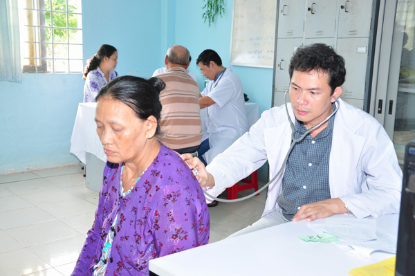 HỘI THÁNH KẾ SÁCH THỰC HIỆN KHÁM BỆNH TỪ THIỆN TẠI XÃ KẾ AN