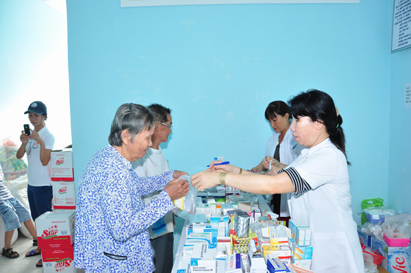 HỘI THÁNH KẾ SÁCH THỰC HIỆN KHÁM BỆNH TỪ THIỆN TẠI XÃ KẾ AN