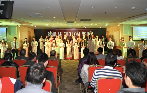 38 Th&acirc;n hữu tiếp nhận Ch&uacute;a qua buổi truyền giảng tại Điểm nh&oacute;m Mỹ Đ&igrave;nh