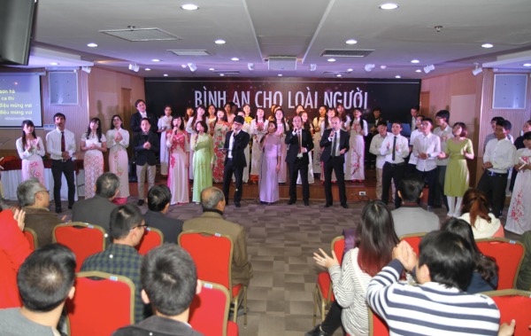 38 Th&acirc;n hữu tiếp nhận Ch&uacute;a qua buổi truyền giảng tại Điểm nh&oacute;m Mỹ Đ&igrave;nh