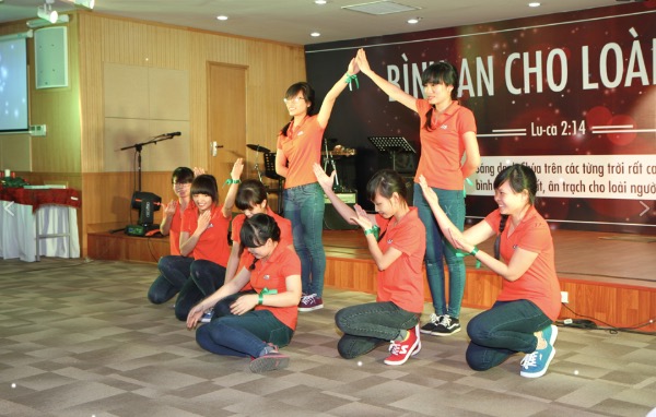 38 Th&acirc;n hữu tiếp nhận Ch&uacute;a qua buổi truyền giảng tại Điểm nh&oacute;m Mỹ Đ&igrave;nh