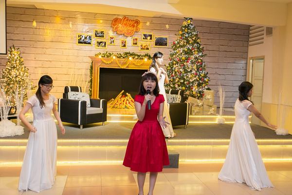 Hội Th&aacute;nh T&ocirc; Hiến Th&agrave;nh