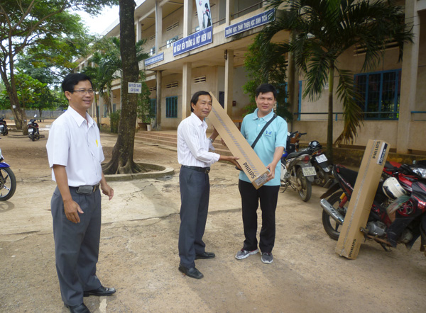 HOẠT ĐỘNG TỪ THIỆN NH&Acirc;N DỊP GI&Aacute;NG SINH 2014 CỦA HỘI TH&Aacute;NH V&Otilde; ĐẮT