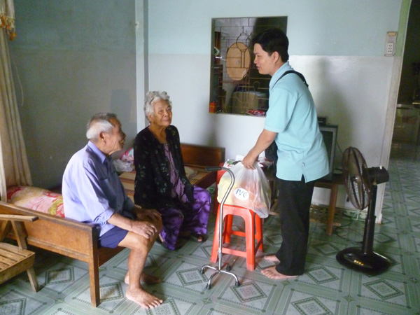 HOẠT ĐỘNG TỪ THIỆN NH&Acirc;N DỊP GI&Aacute;NG SINH 2014 CỦA HỘI TH&Aacute;NH V&Otilde; ĐẮT