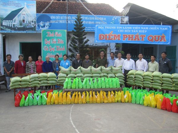 QU&Agrave; TẾT CHO ANH EM NGH&Egrave;O KH&Oacute; TẠI TỈNH KI&Ecirc;N GIANG