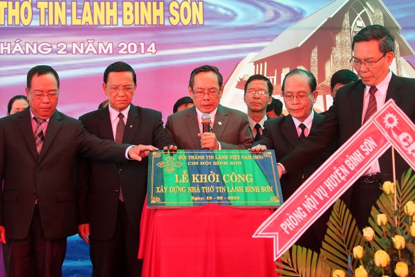 khởi c&ocirc;ng x&acirc;y dựng nh&agrave; thờ b&igrave;nh sơn