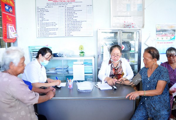 HỘI TH&Aacute;NH KẾ S&Aacute;CH TỔ CHỨC KH&Aacute;M BỆNH TỪ THIỆN