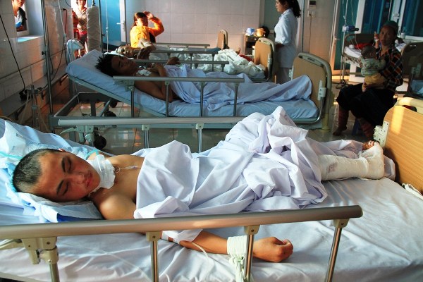 Cập Nhật T&igrave;nh H&igrave;nh T&iacute;n Hữu Trong Tai Nạn Sập Cầu Tại Chu Va, Lai Ch&acirc;u