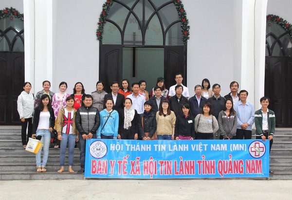 KH&Aacute;M BỆNH PH&Aacute;T THUỐC MIỄN PH&Iacute; CHO ĐỒNG B&Agrave;O TẠI TỈNH QUẢNG NAM