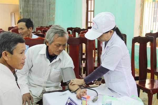 KH&Aacute;M BỆNH PH&Aacute;T THUỐC MIỄN PH&Iacute; CHO ĐỒNG B&Agrave;O TẠI TỈNH QUẢNG NAM