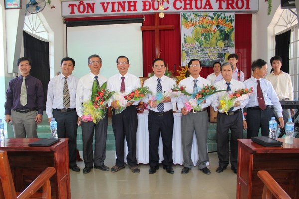 BAN ĐIỀU H&Agrave;NH HT PH&Uacute;C &Acirc;M TO&Agrave;N VẸN VN BỒI LINH THĂM VIẾNG C&Aacute;C GI&Aacute;O HẠT MIỀN TRUNG.