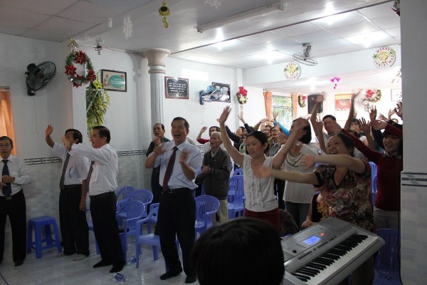 BAN ĐIỀU H&Agrave;NH HT PH&Uacute;C &Acirc;M TO&Agrave;N VẸN VN BỒI LINH THĂM VIẾNG C&Aacute;C GI&Aacute;O HẠT MIỀN TRUNG.